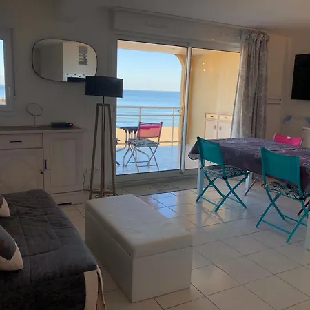 Апартаменты Front De